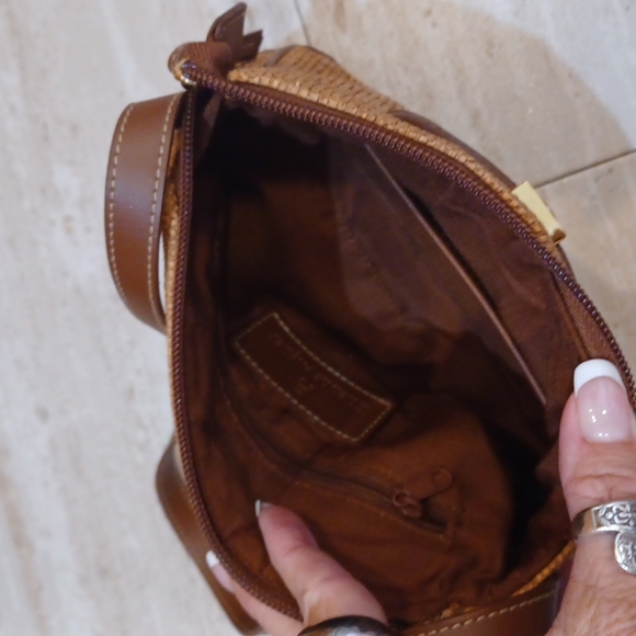 Gorgeous Etienne Aigner Mini Shoulder Bag - Picture 7 of 9